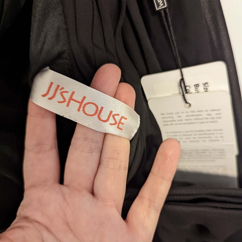 Black dress - Picture 6 of 10